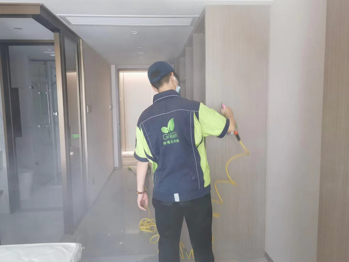 新房儿童房的玩具箱内，放置着格瑞乐除甲醛的玩具清洁巾。